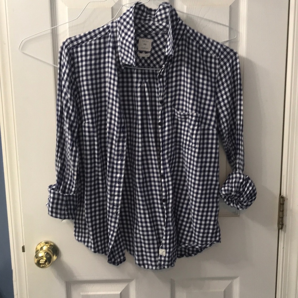 Super soft navy Gap button down